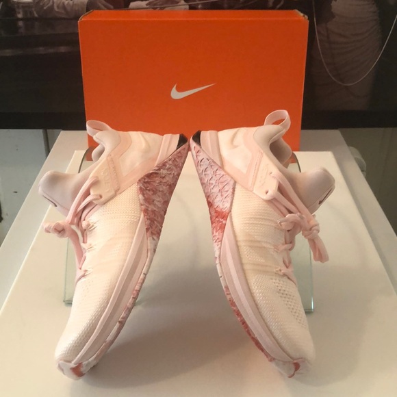 WMNS NIKE METCON FLYKNIT 3 - Picture 3 of 8